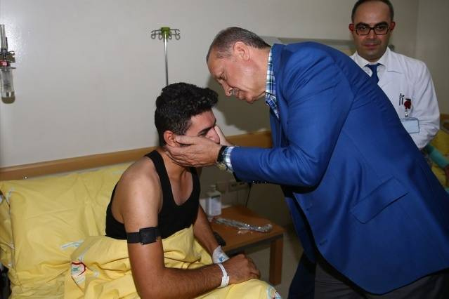 Erdoğan'dan terör mağdurlarına ziyaret - Sayfa 2