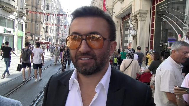 İstiklal Caddesi'nde para yağdı - Sayfa 1