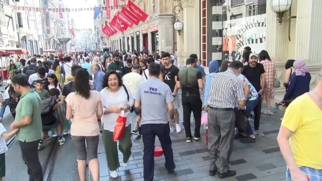 İstiklal Caddesi'nde para yağdı - Sayfa 6