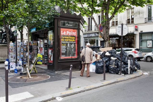 Paris sokaklarını 'çöp götürüyor' - Sayfa 4