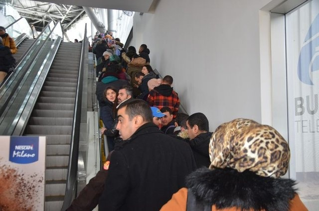 Uludağ'a çıkmak için binlerce kişi kuyruğa girdi - Sayfa 11