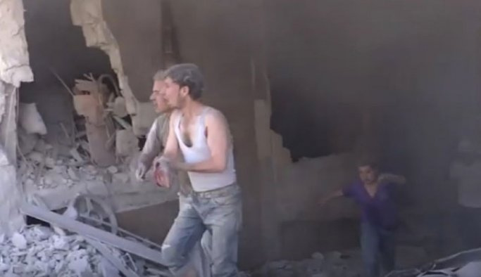 Halep'te fırında ekmek bekleyenleri vurdular