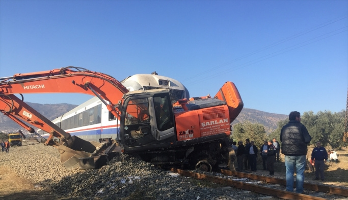 GÜNCELLEME - İzmir'de tren kazası