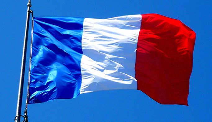 Fransa seçimlerinde 'bayrak ve marş' yasaklandı