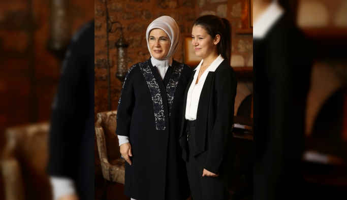 Emine Erdoğan, Dünya Yan Flüt Yarışması birincisi Başoğlu'nu kabul etti