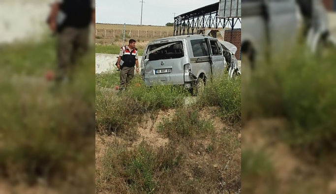 Eskişehir'de minibüs devrildi: 2 ölü, 8 yaralı