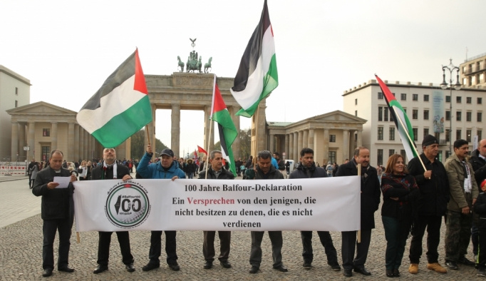 Almanya'da Balfour Deklarasyonu protestosu