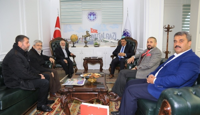 Karahasanoğlu Başkan Gürkan’ı ziyaret etti