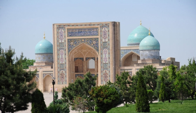Özbekistan'da hoparlör ile ezan okunmaya başladı