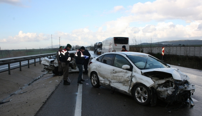 Bursa'da zincirleme trafik kazası: 2 ölü, 8 yaralı