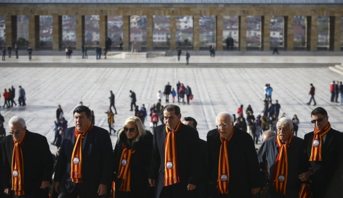 Galatasaraylılar Anıtkabir'de