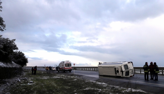 Zonguldak'ta minibüs devrildi: 6 yaralı