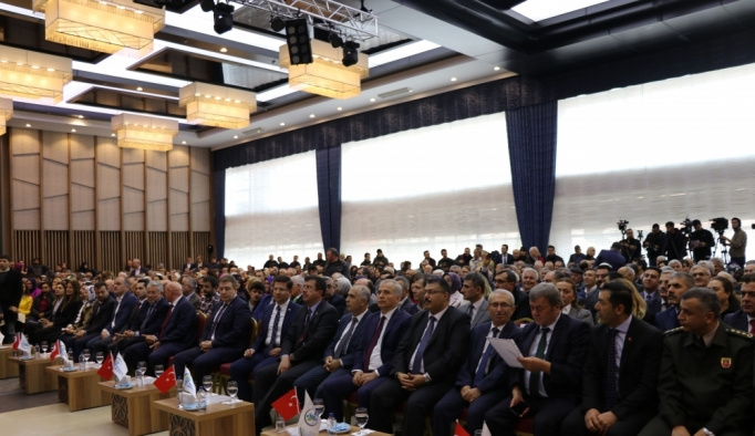 Ekonomi Bakanı Zeybekci, Denizli'de