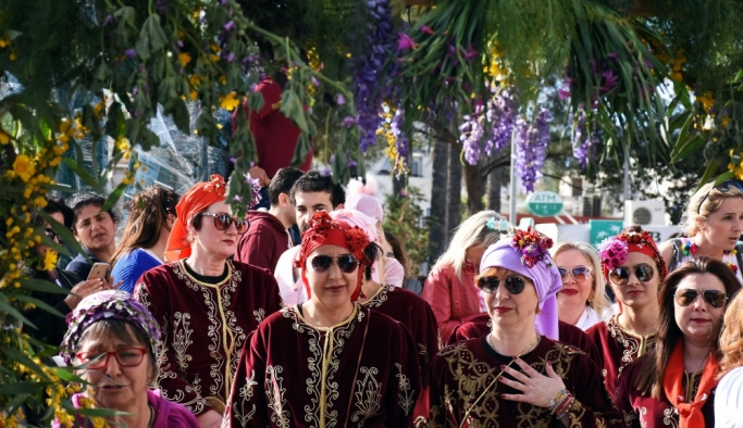 Bodrum'da "Halikarnas Ot Festivalli"  başladı