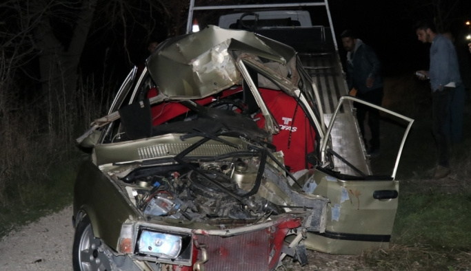 Burdur'da ehliyetsiz sürücü kaza yaptı: 1 ölü, 1 yaralı