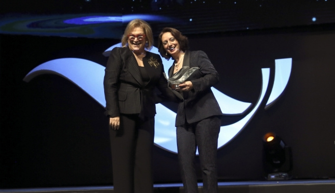 "Türkiye'ye Enerji Veren Kadınlar"  Ödül Töreni