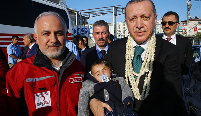 Cumhurbaşkanı Erdoğan Kerim bebekle buluştu