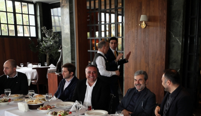Fenerbahçe Futbol Takımı yemekte buluştu