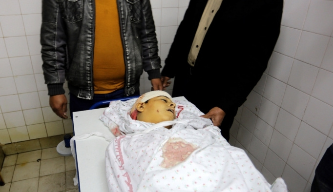 Gazze'deki gösterilerde yaralanan Filistinli çocuk şehit oldu