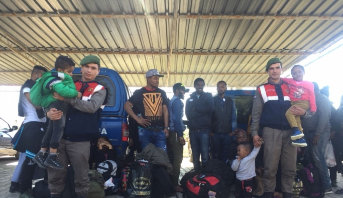 Jandarma, göçmen kaçakçılarını GPS'le yakaladı