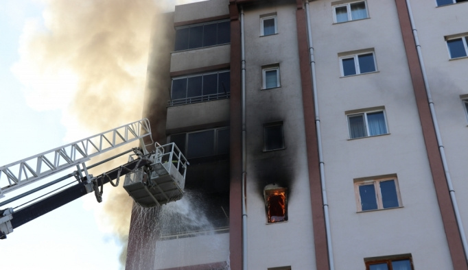 Kütahya'da yangın: 1'i ağır 4 yaralı