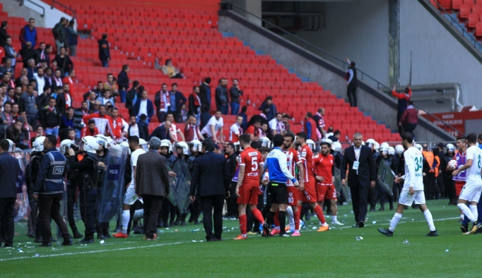 Samsun'da Denizlispor maçı sonrası gerginlik