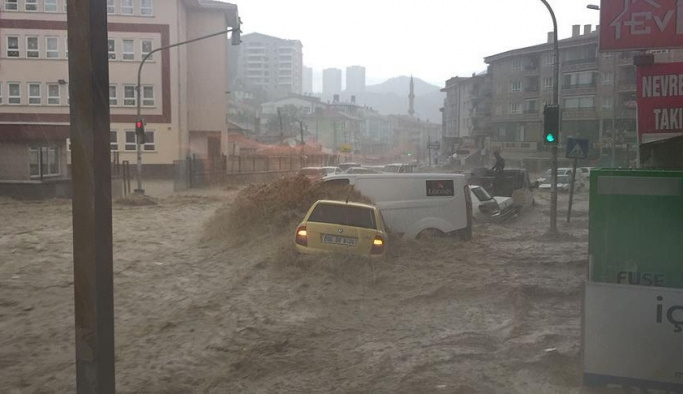 Ankara'da sel felaketi: 6 yaralı