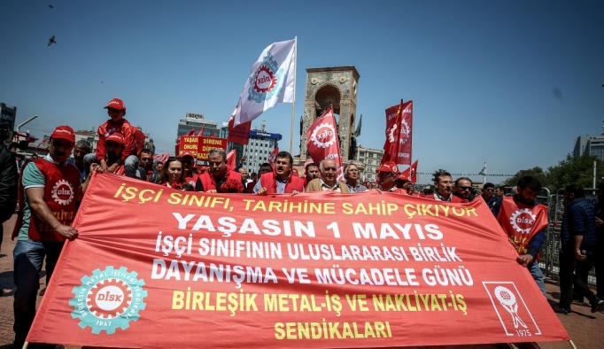 DERLEME - "İstanbul'da 1 Mayıs" başlıklı haberlerimizi derleyerek yeniden yayımlıyoruz.
Saygılarımızla
AA