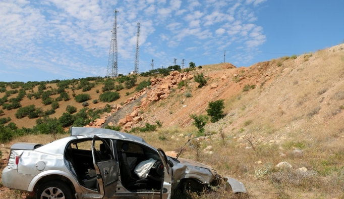 Malatya'da otomobil uçuruma yuvarlandı: 2 ölü, 1 yaralı