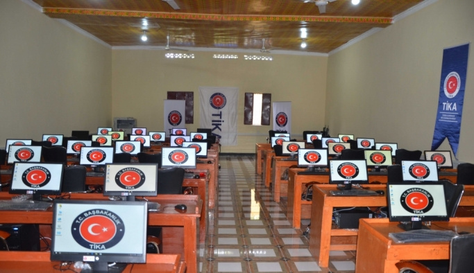 TİKA'dan Somali Üniversitesine bilgisayar laboratuvarı