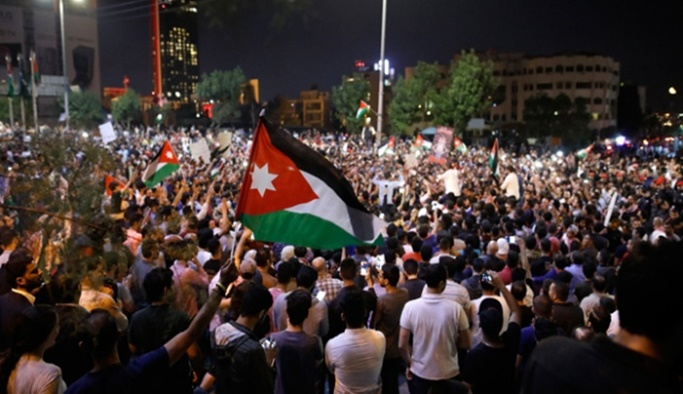 Ürdün'de tartışmalı vergi yasa tasarısı geri çekilecek