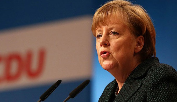 Merkel sığınmacı anlaşması için 14 ülkeyi ikna etti