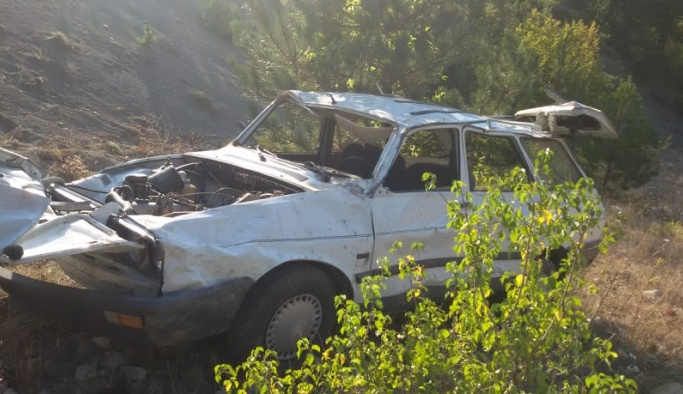 Amasya'da otomobil devrildi: 1 ölü, 1 yaralı