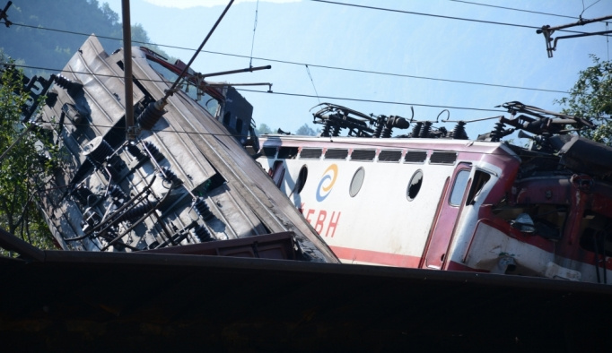 Bosna Hersek'te tren kazası: 2 ölü