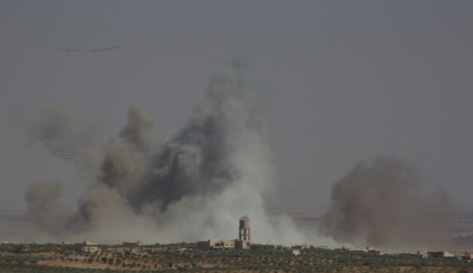 Esed rejiminden İdlib'e yoğun hava saldırıları
