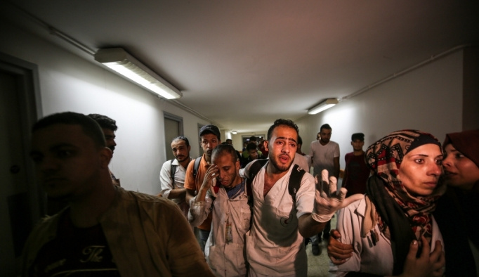 GÜNCELLEME- İsrail Gazze sınırında biri sağlık görevlisi iki Filistinliyi şehit etti