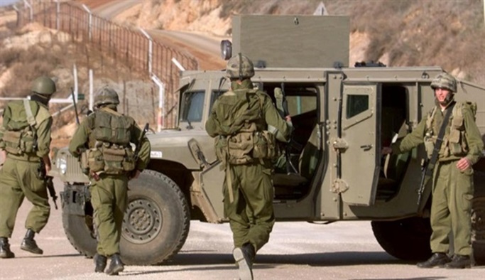 İsrail ordusu Lübnan askerlerine sis bombası attı