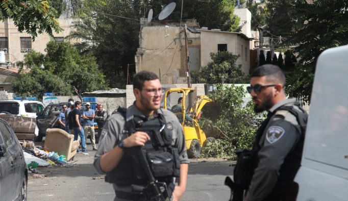 İsrail polisi Filistinlilerin arazisini ele geçirmeye çalıştı