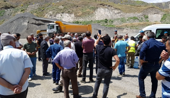 Kars'ta köylülerden baraj yapımına protesto