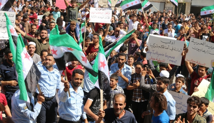 İdlib'de rejim karşıtı gösteriler düzenlendi