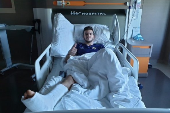 Fenerbahçe'nin genç oyuncusu Oğuz Kağan Güçtekin ameliyat oldu