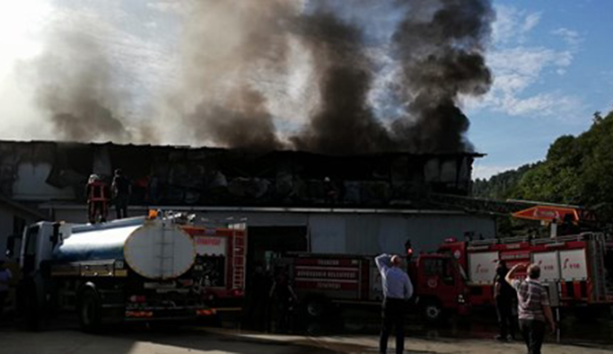 Trabzon'da fabrikada yangın
