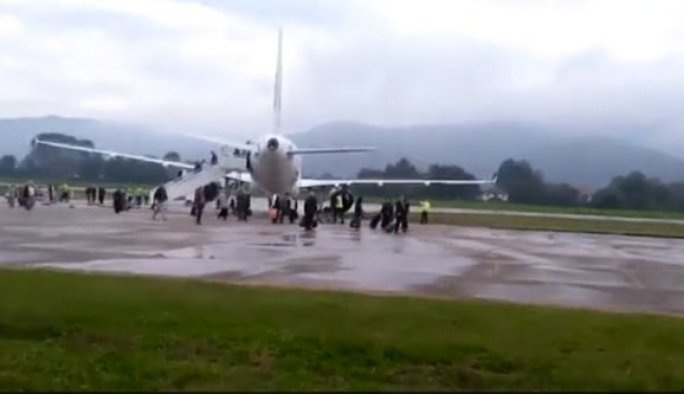 Zonguldak'ta yolcu uçağı pistten çıktı