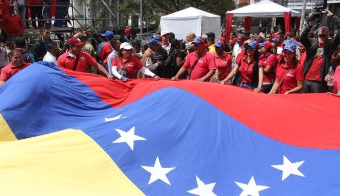 Venezuela'da taraflar yeniden sokağa iniyor