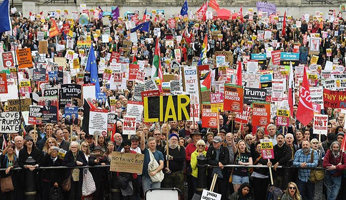 Londra'da Trump'a karşı protesto gösterileri