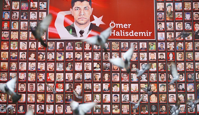 Türkiye 15 Temmuz kahramanlarını anıyor