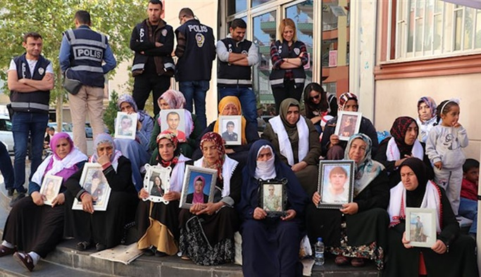 Diyarbakır annelerinden HDP hakkında suç duyurusu