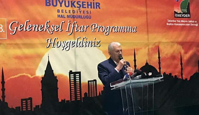 Binali Yıldırım İstanbul Hal esnafıyla iftarda buluştu