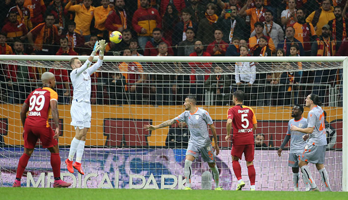 Başakşehir, Galatasaray'ı evinde devirdi