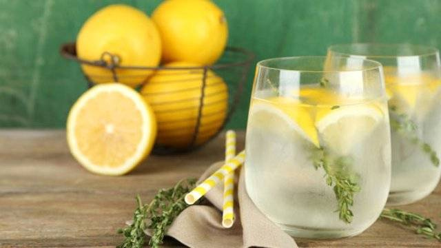 Limonlu sıcak suyun faydaları